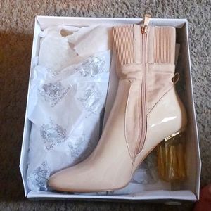 Cape Robbin size 10 nude boots